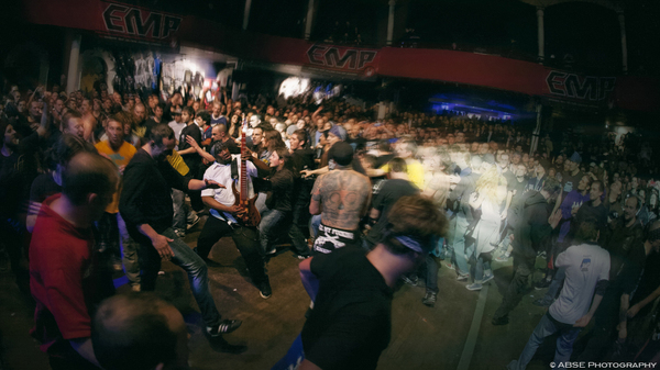 http://absephotography.com/wp-content/uploads/2014/02/Suicidal_Tendencies-20140120-230510-Canon-EOS-5D-_MG_6395_DxO-600x337.jpg