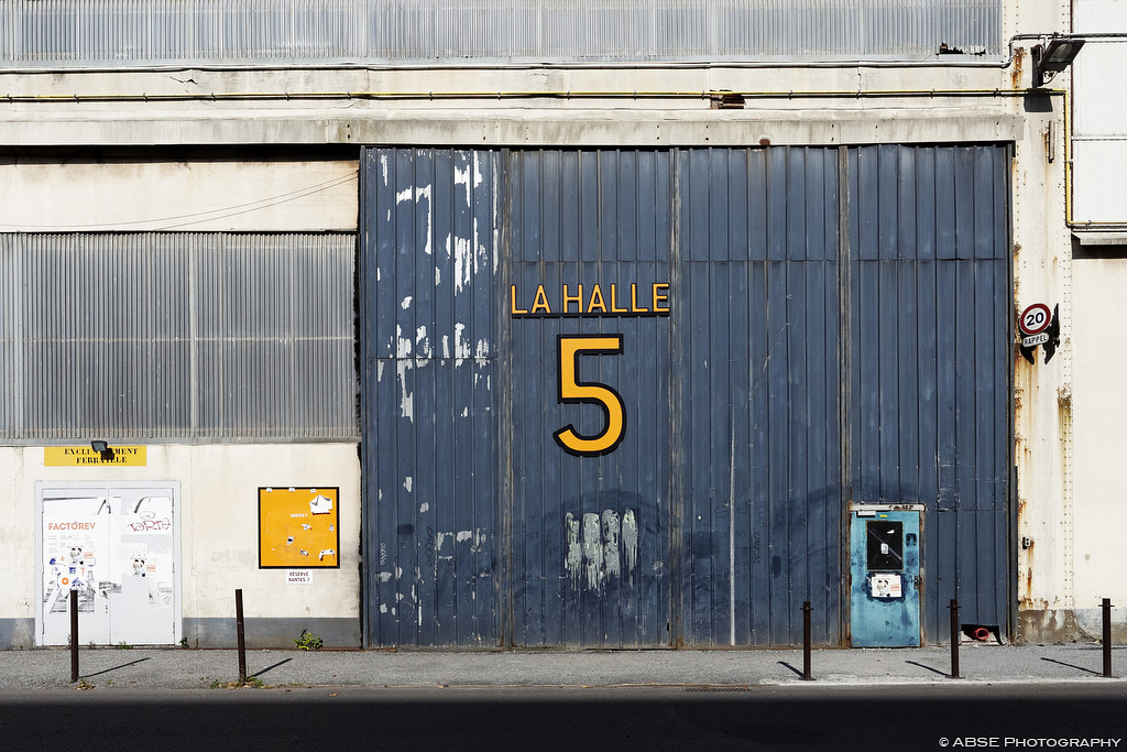 IMAGE: http://absephotography.com/wp-content/uploads/2014/05/Nantes_20130714-182439-Canon-EOS-5D-Mark-II-IMG_9025_DxO.jpg