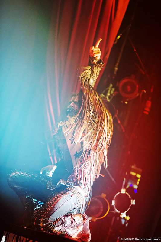 http://absephotography.com/wp-content/uploads/2014/06/Rob_Zombie_20140612-203848-5D3-9306-533x800.jpg