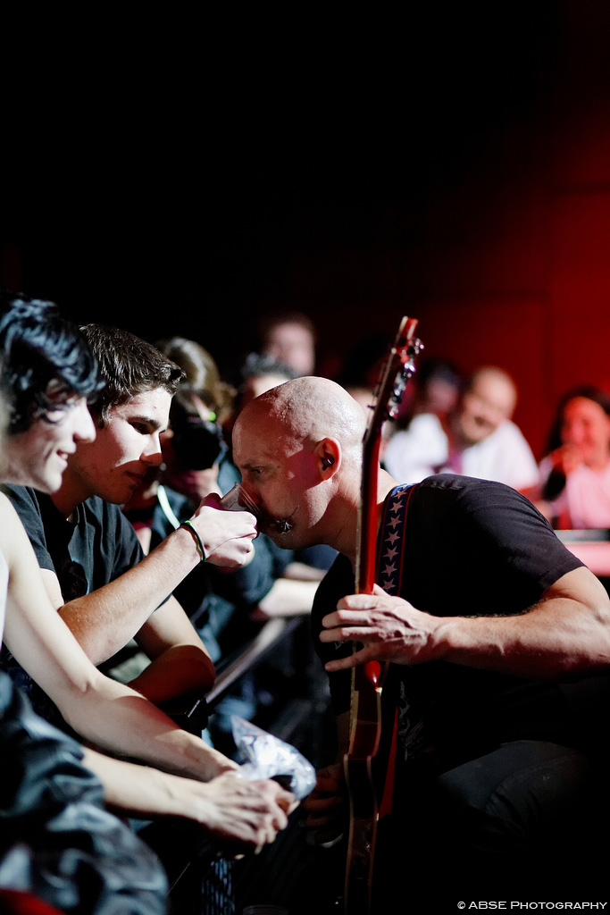 IMAGE: http://absephotography.com/wp-content/uploads/2014/07/Death_By_Stereo_IMG_4120.jpg