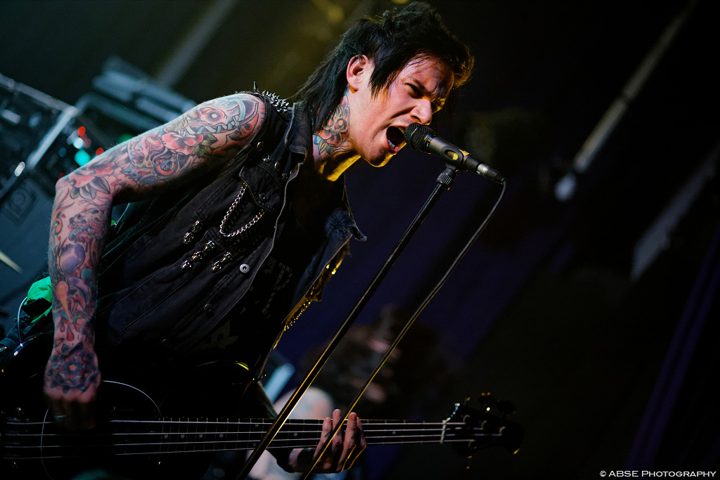 IMAGE: http://absephotography.com/wp-content/uploads/2014/07/Glamour_Of_The_Kill_IMG_2382.jpg