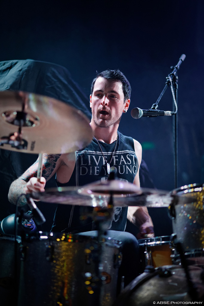 IMAGE: http://absephotography.com/wp-content/uploads/2014/07/Glamour_Of_The_Kill_IMG_2403.jpg