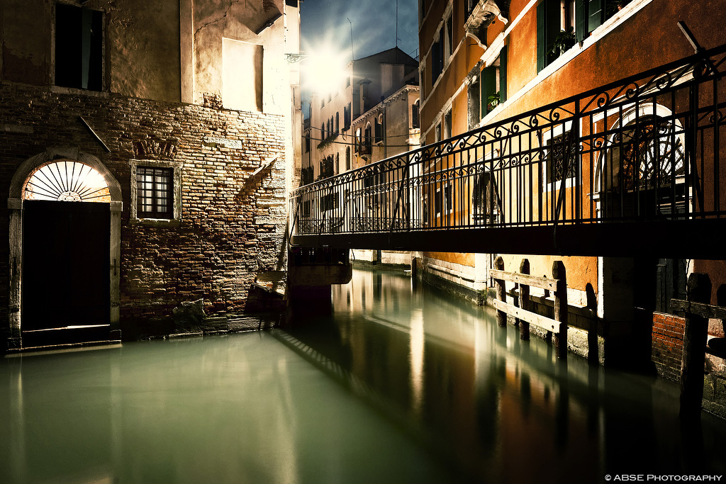 IMAGE: http://absephotography.com/wp-content/uploads/2014/07/Venice_20131116-194456-1834.jpg