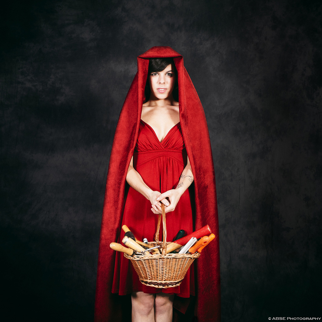 IMAGE: http://absephotography.com/wp-content/uploads/2014/08/Coralie_IMG_8256_Color.jpg